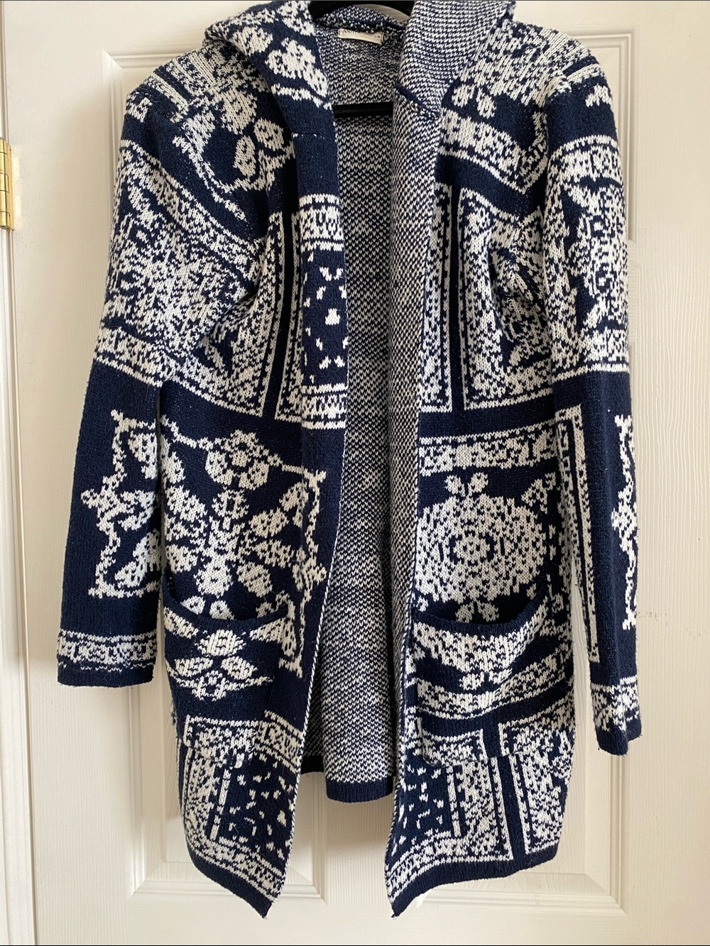 Women's sweater, Andthewhy
